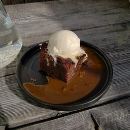 Sticky Date Pudding